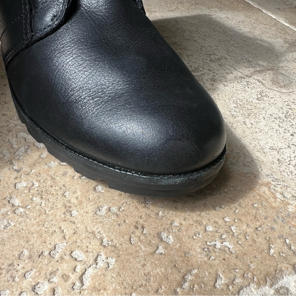 Sorel Black Lace Up Waterproof Boots for Women - Picture 8 of 9